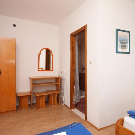 Apartments And Rooms With Parking Space Gradac, Makarska - 6819 Gradac  Rum bild