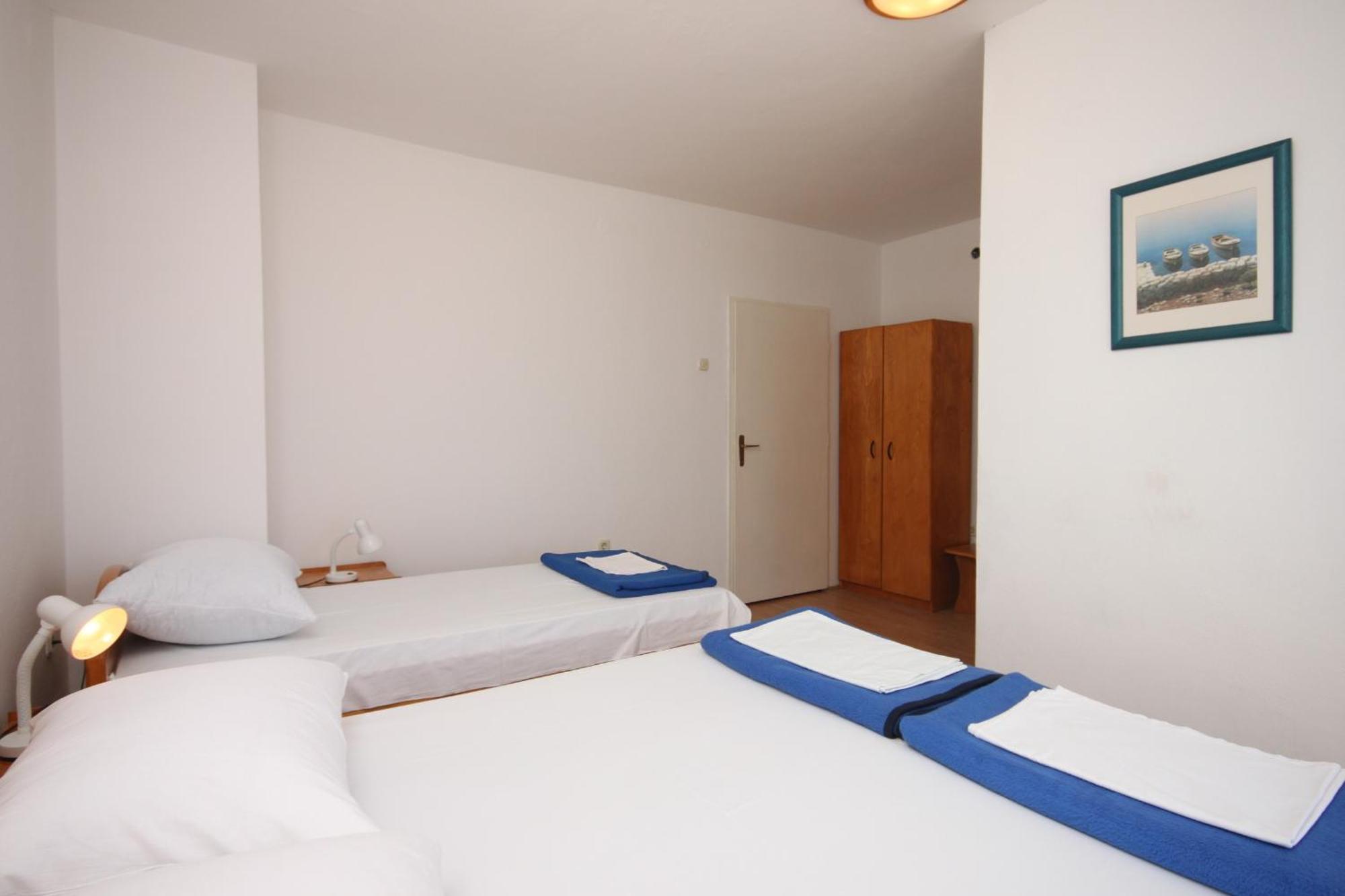Apartments And Rooms With Parking Space Gradac, Makarska - 6819 Gradac  Rum bild