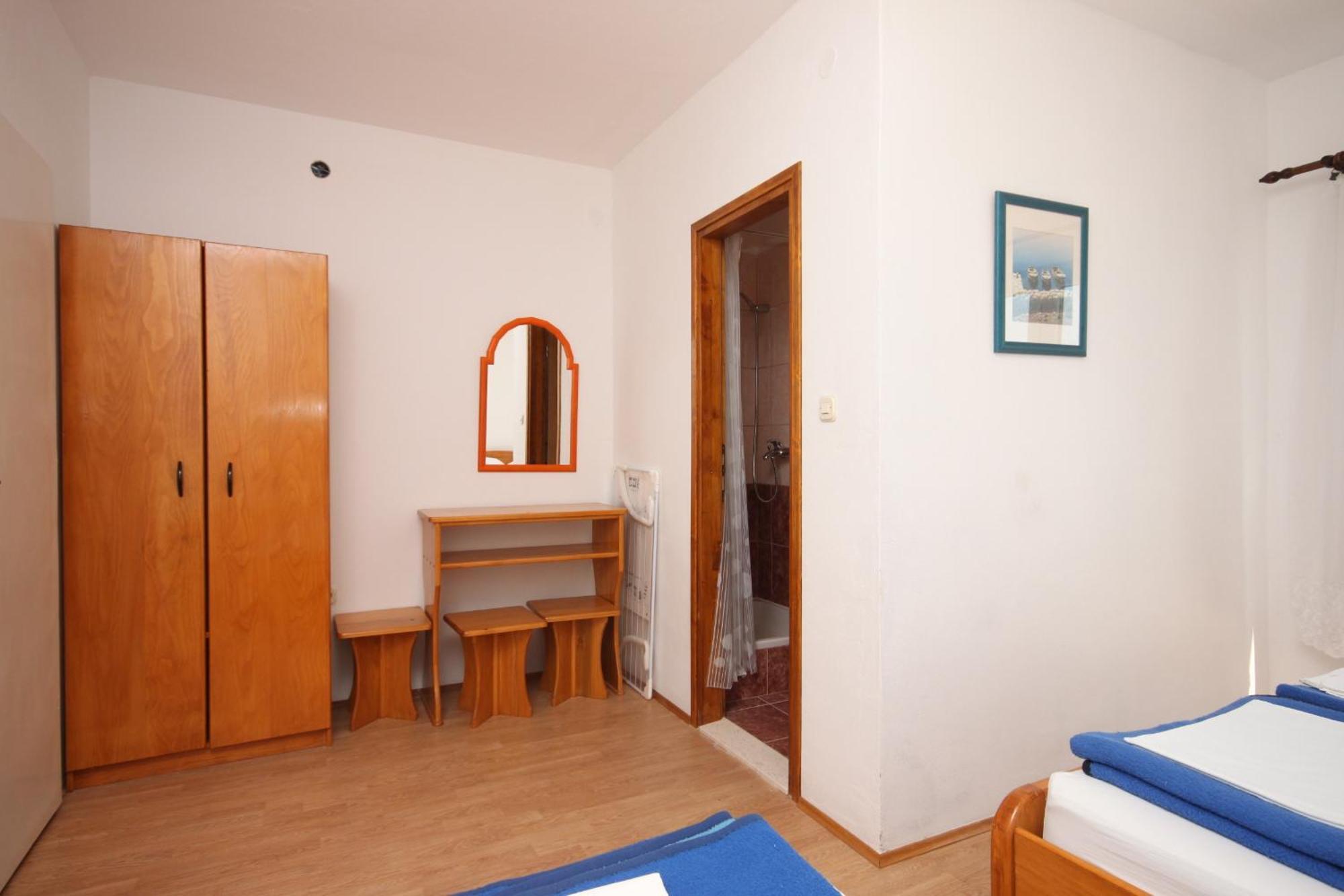 Apartments And Rooms With Parking Space Gradac, Makarska - 6819 Gradac  Rum bild